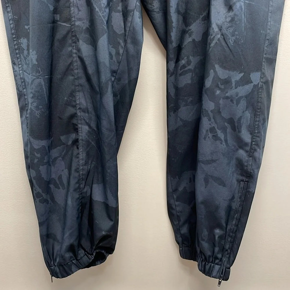 NWOT Old Navv Stretchtech All Season  Quick Dry Joggers Grey Print 2X - Picture 3 of 14